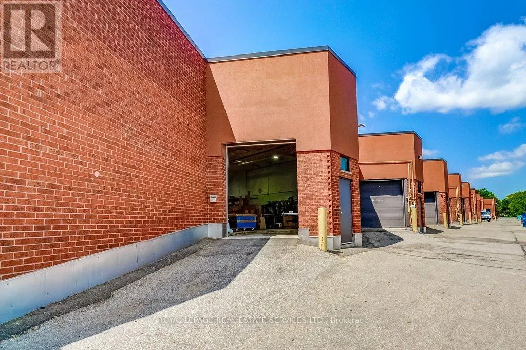 12 - 2576 DUNWIN DRIVE