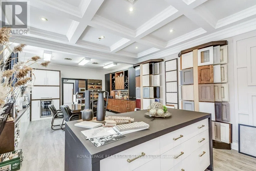 12 - 2576 DUNWIN DRIVE