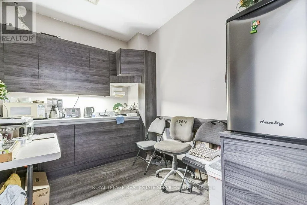 12 - 2576 DUNWIN DRIVE