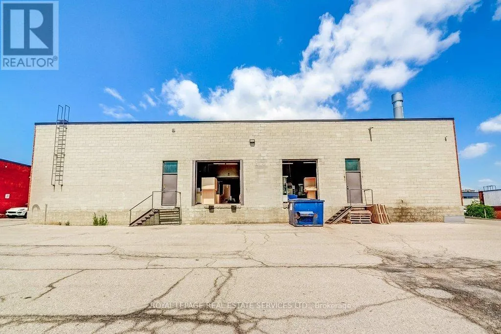 12 - 2576 DUNWIN DRIVE
