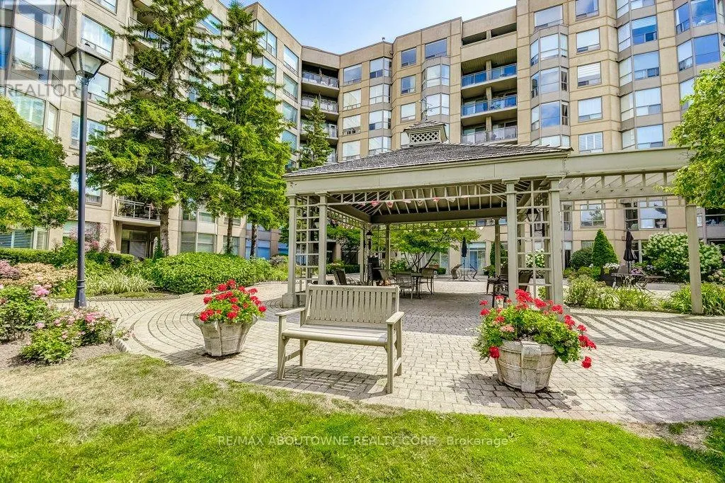 720 - 2511 LAKESHORE ROAD W