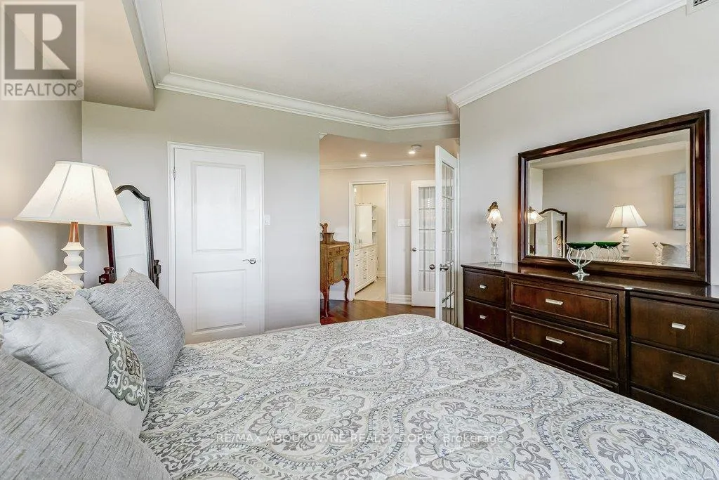 720 - 2511 LAKESHORE ROAD W