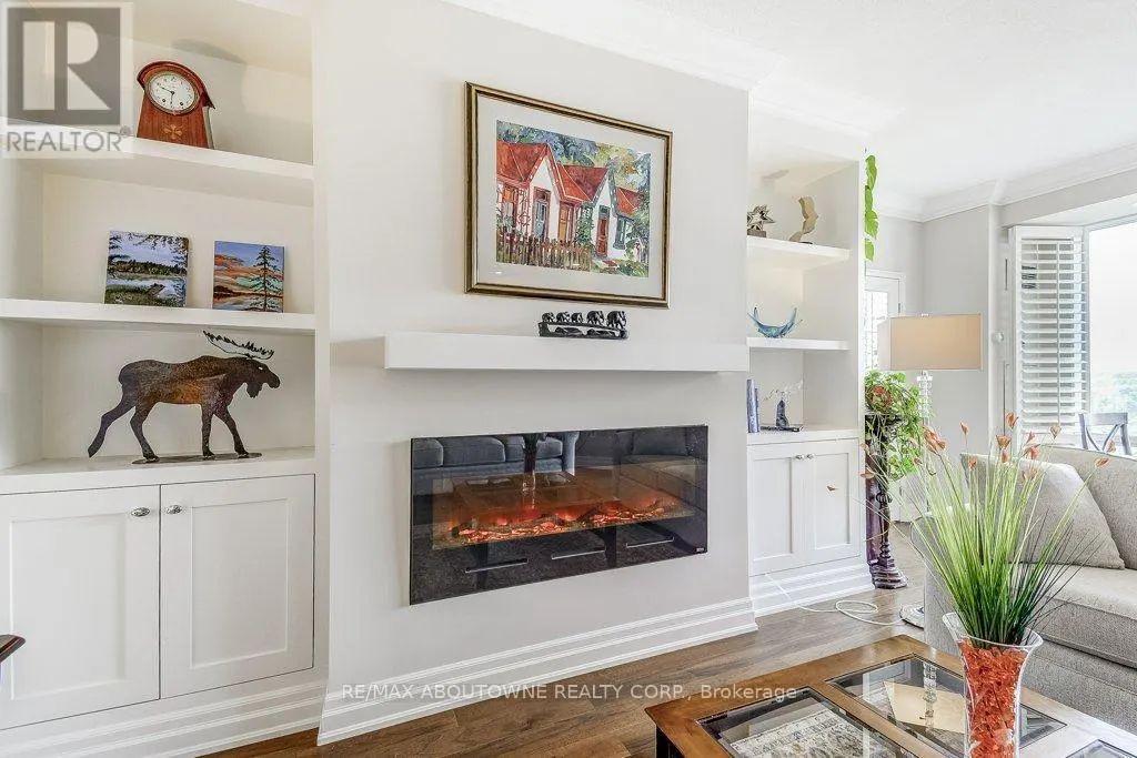 720 - 2511 LAKESHORE ROAD W