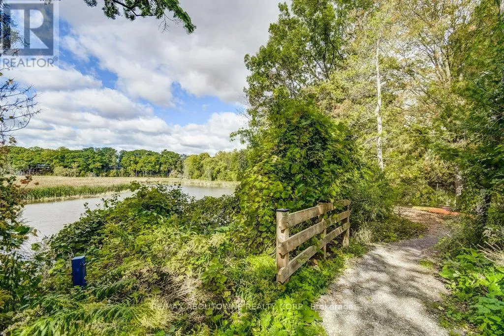 720 - 2511 LAKESHORE ROAD W