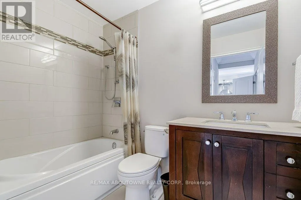 720 - 2511 LAKESHORE ROAD W