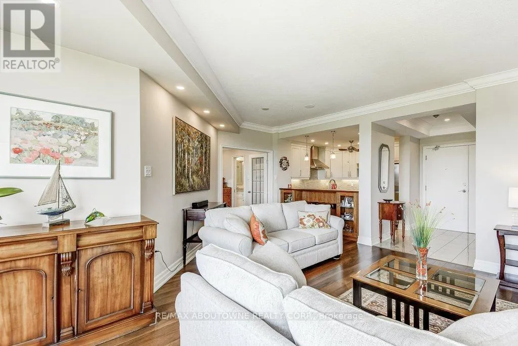 720 - 2511 LAKESHORE ROAD W