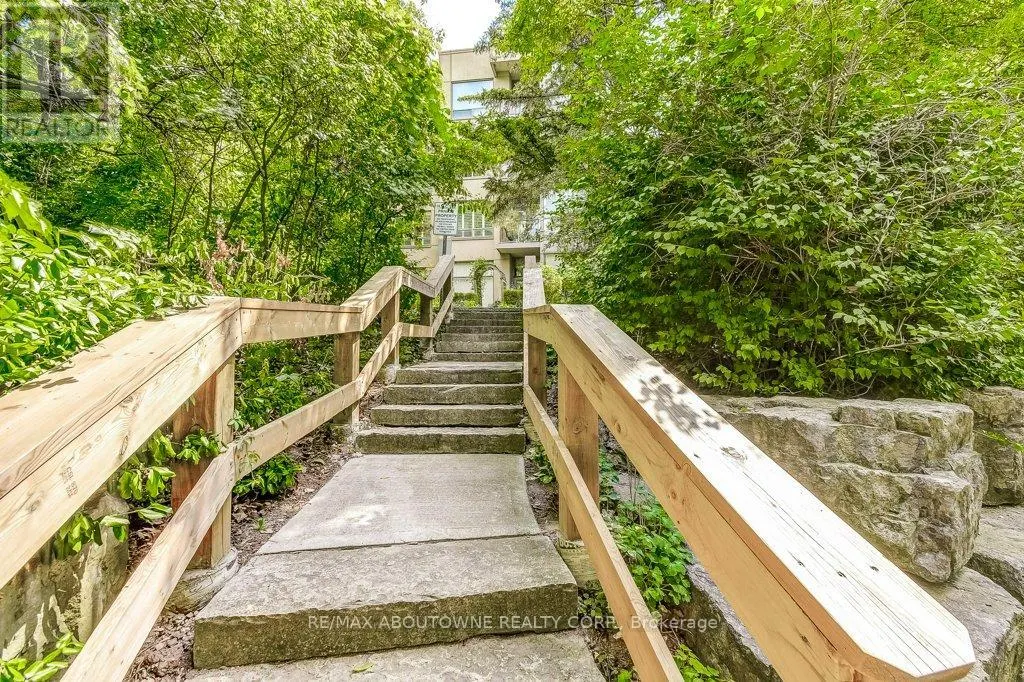 720 - 2511 LAKESHORE ROAD W