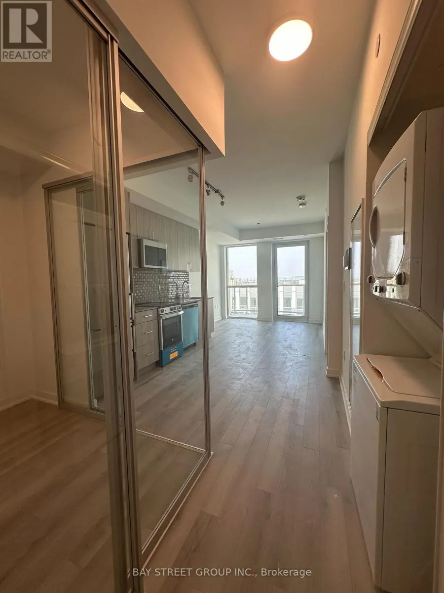 824 - 1005 DUNDAS STREET E