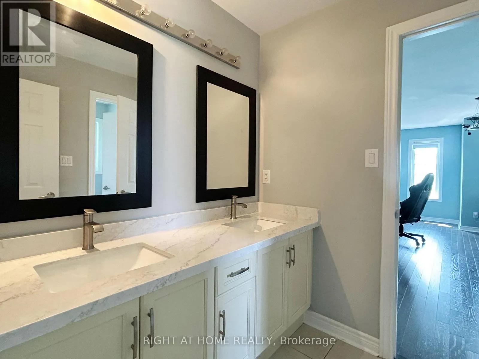 5515 DOCTOR PEDDLE CRESCENT