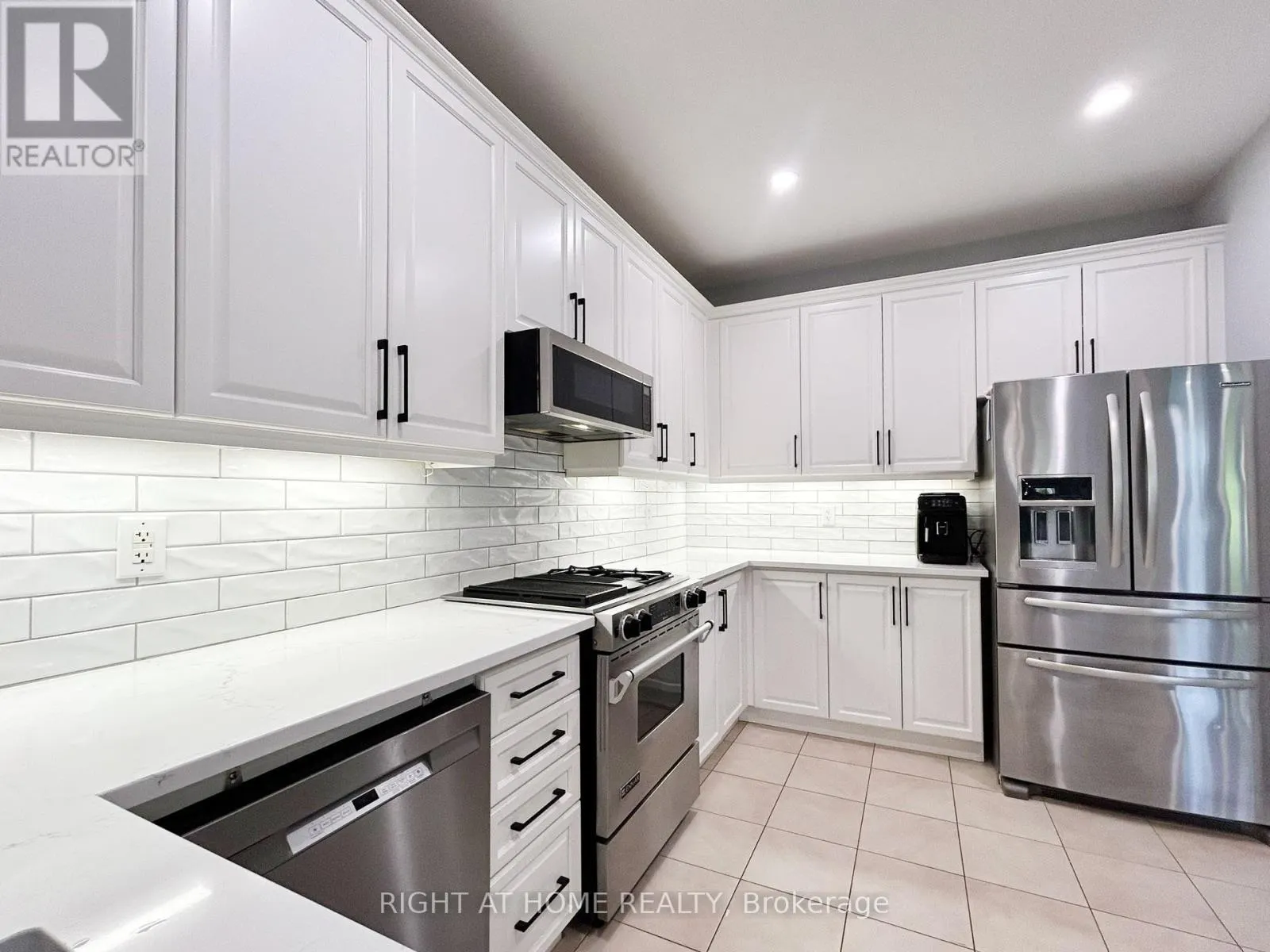 5515 DOCTOR PEDDLE CRESCENT