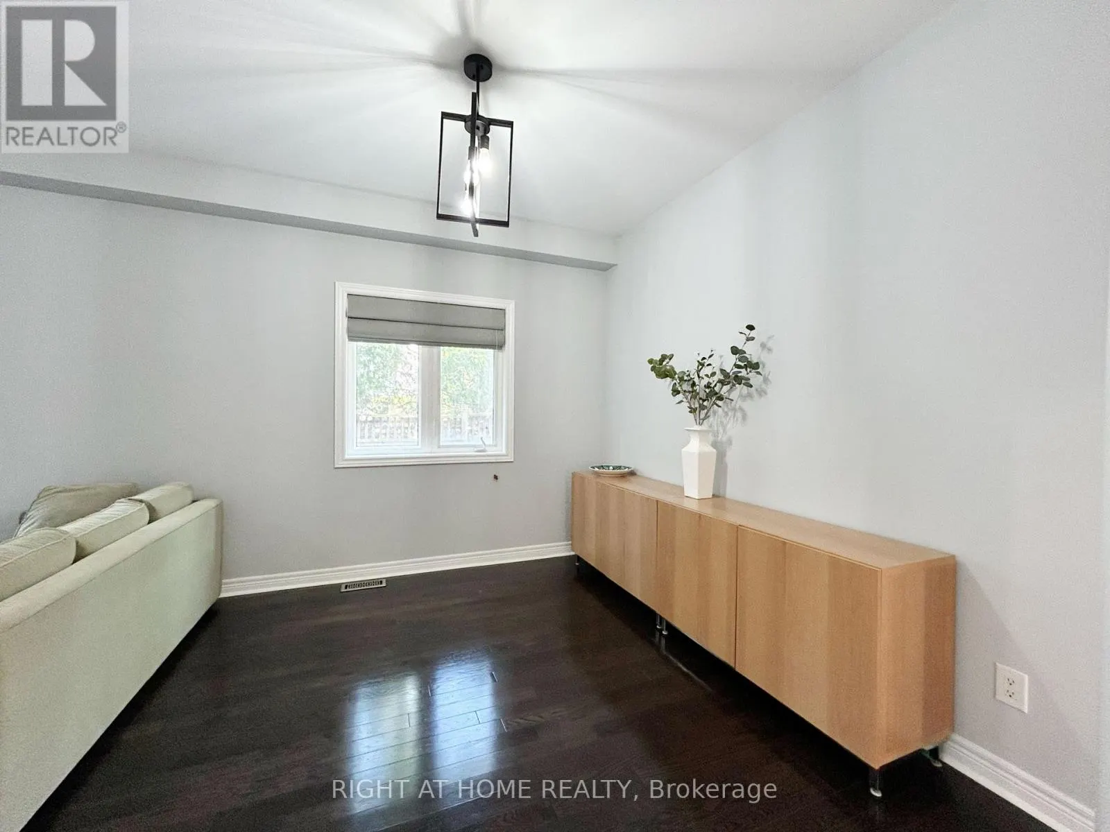 5515 DOCTOR PEDDLE CRESCENT