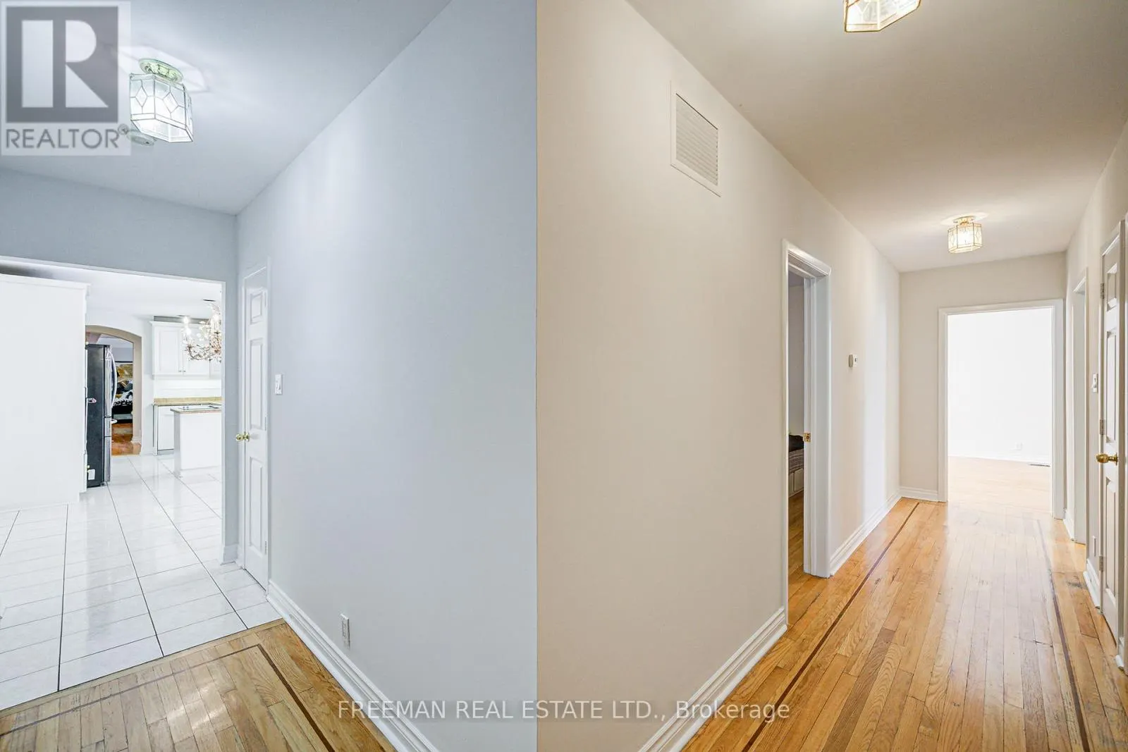 1528 KNARESWOOD DRIVE