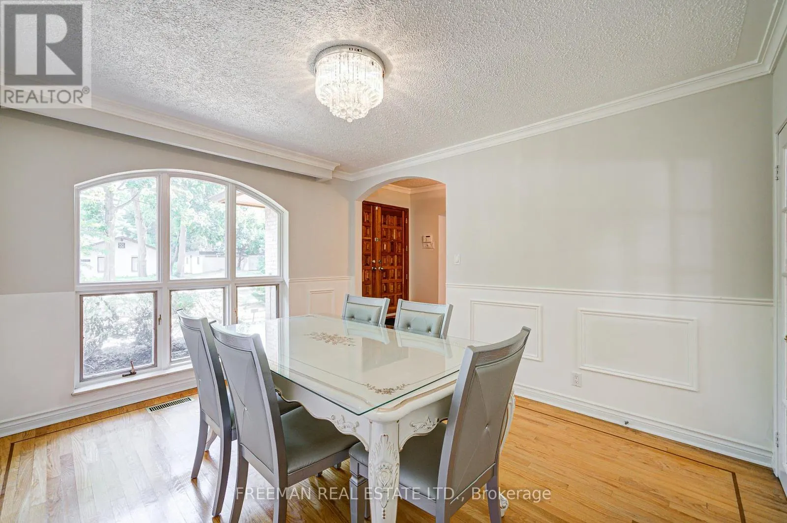 1528 KNARESWOOD DRIVE