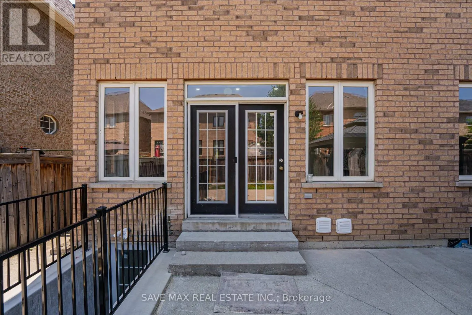 49 SCOTCHMERE CRESCENT