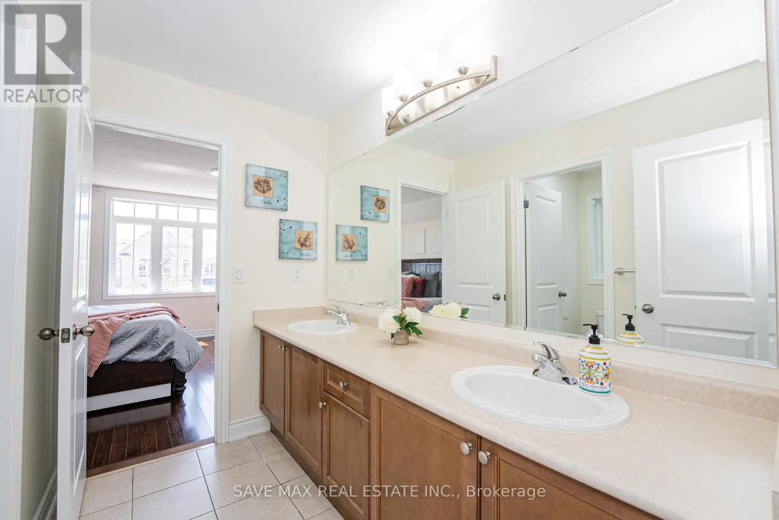 49 SCOTCHMERE CRESCENT