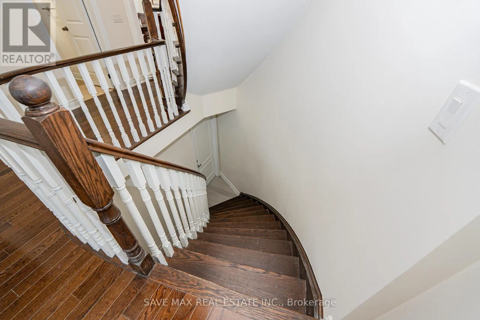 49 SCOTCHMERE CRESCENT