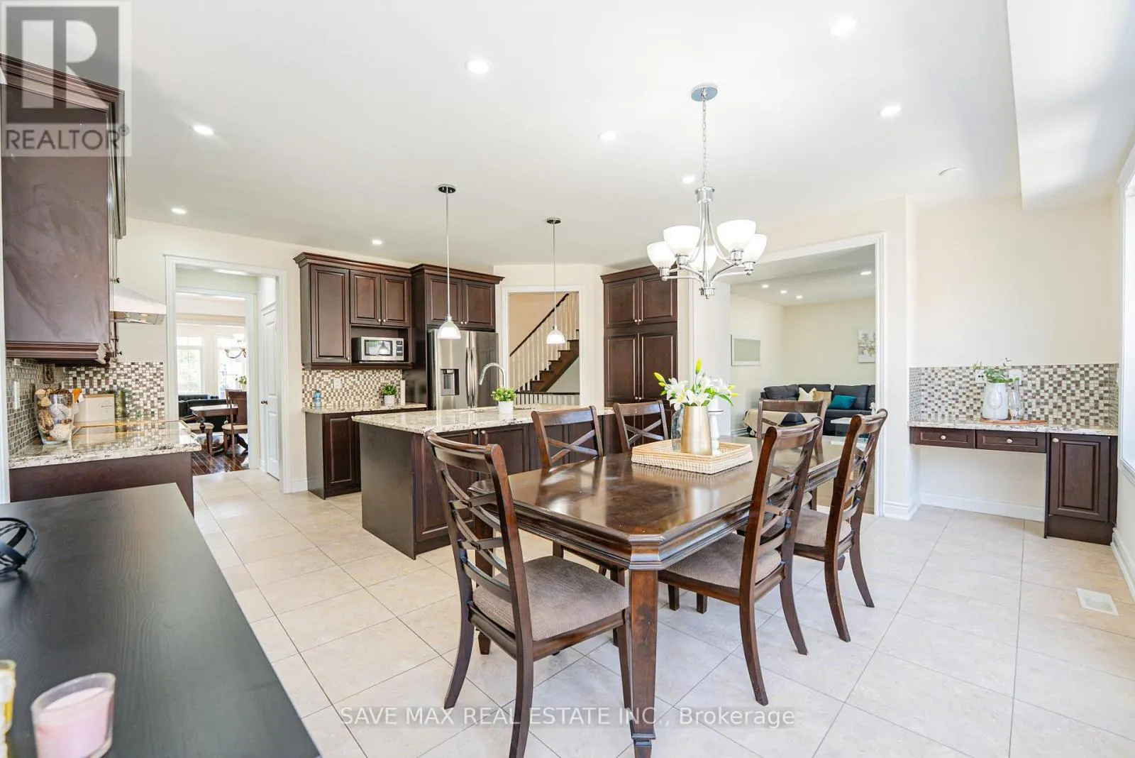 49 SCOTCHMERE CRESCENT