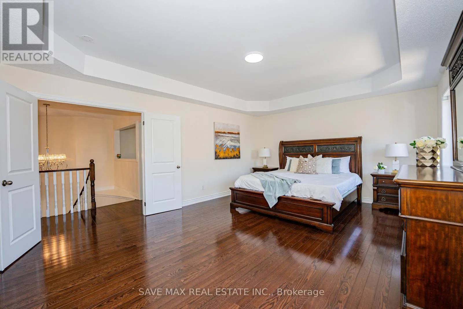 49 SCOTCHMERE CRESCENT