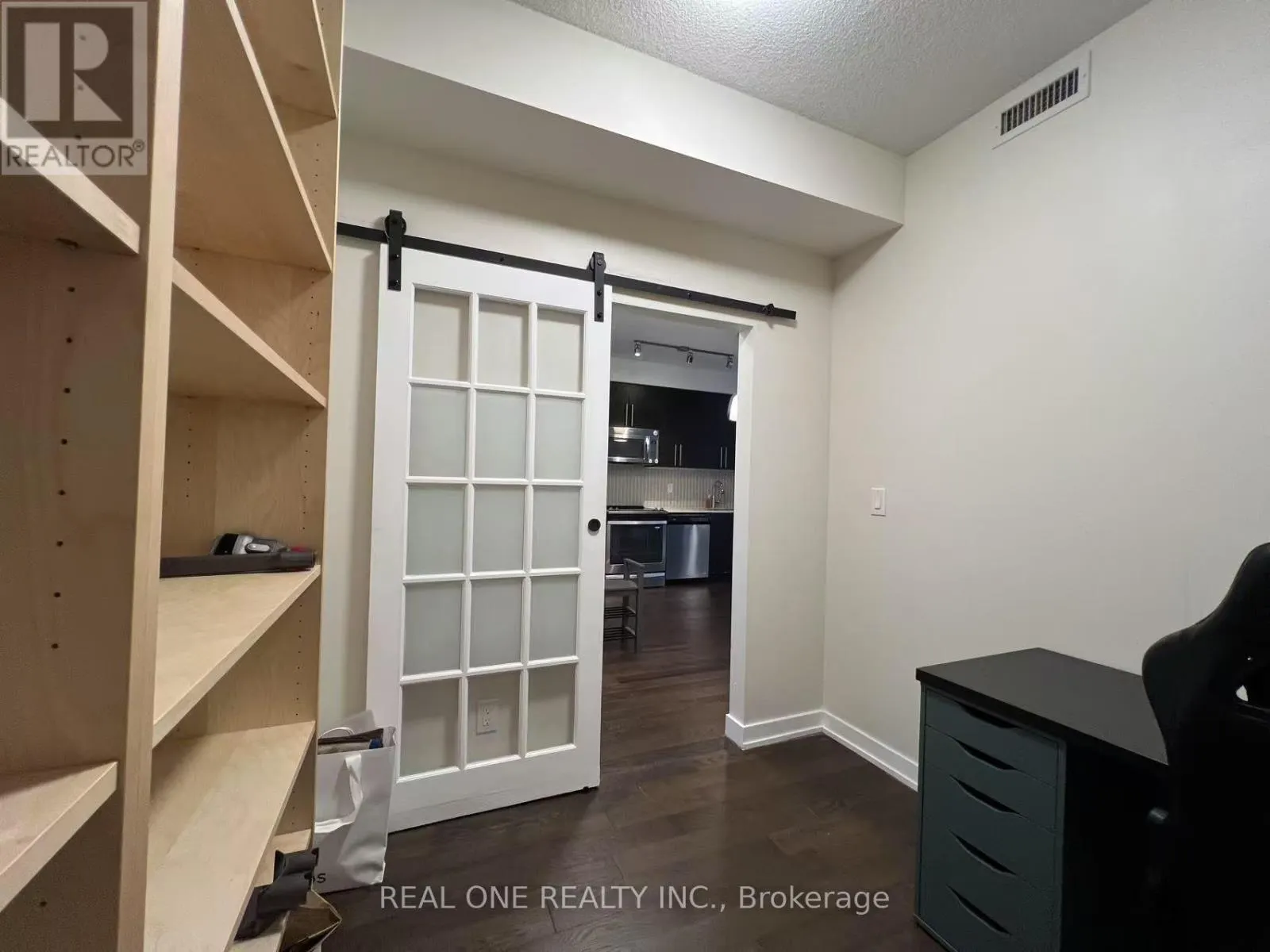 #1410 - 510 CURRAN PLACE