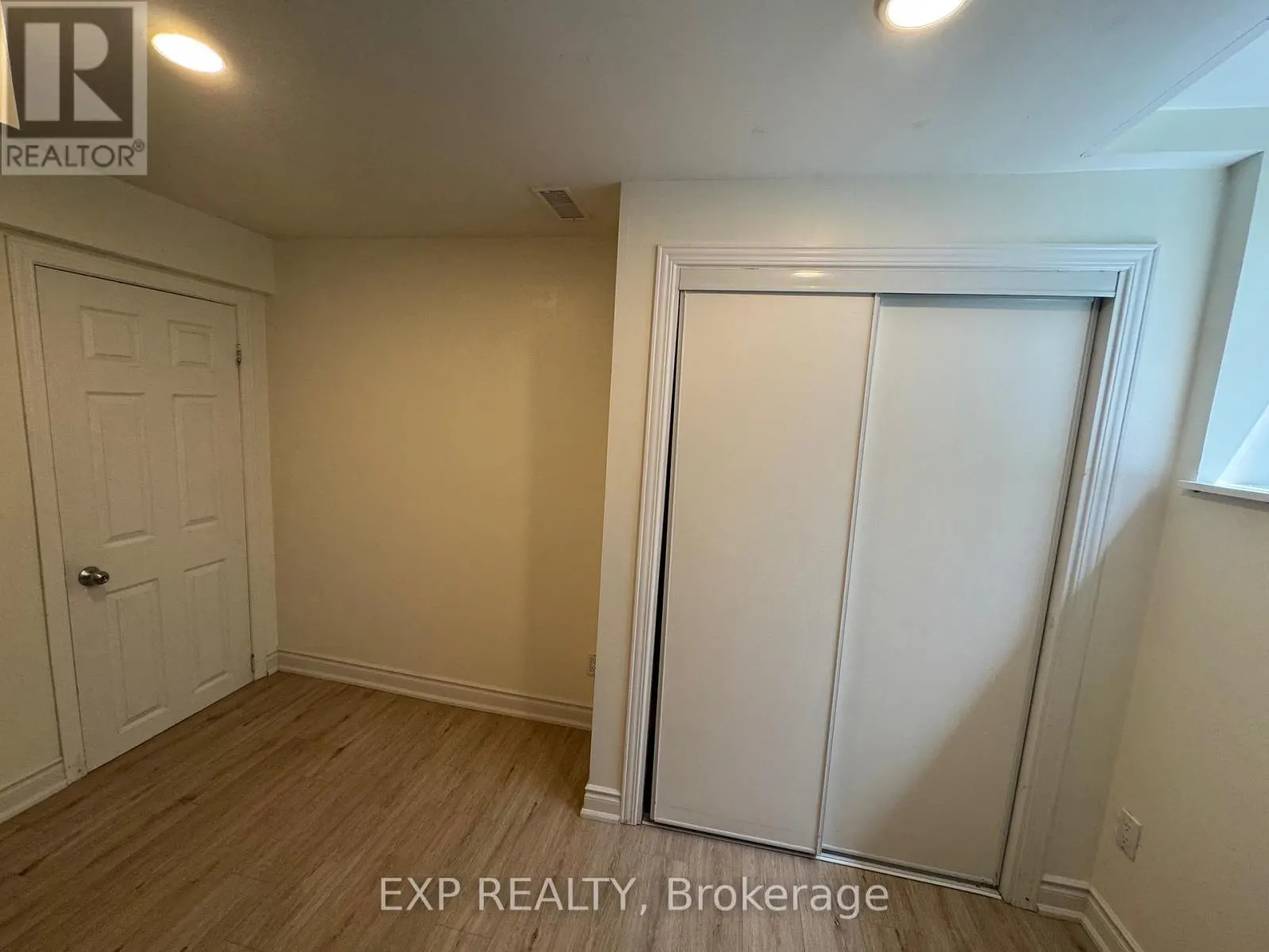 5294 RUSSELL VIEW ROAD