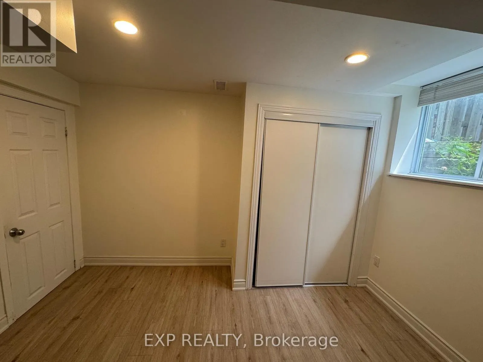 5294 RUSSELL VIEW ROAD