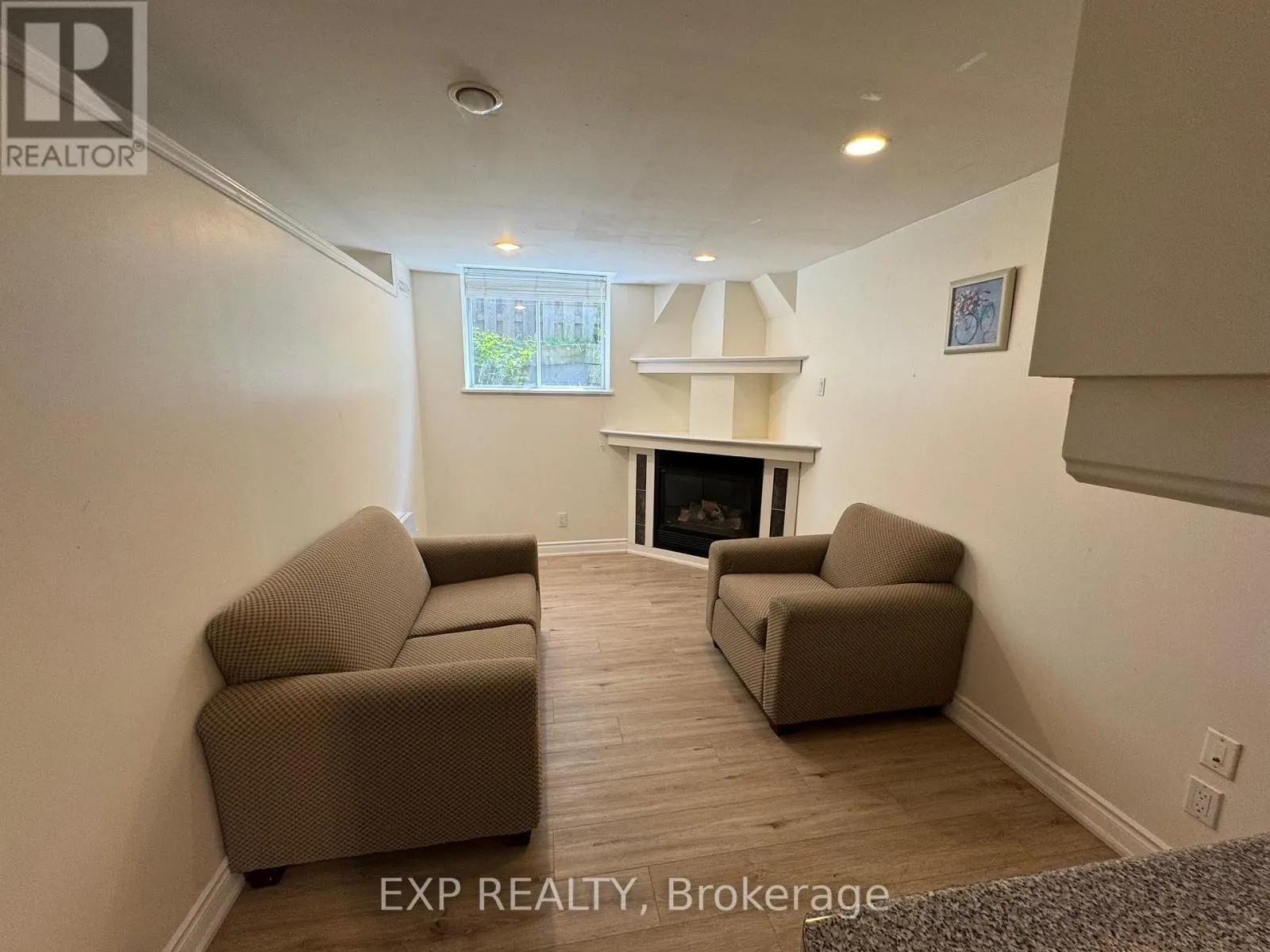 5294 RUSSELL VIEW ROAD
