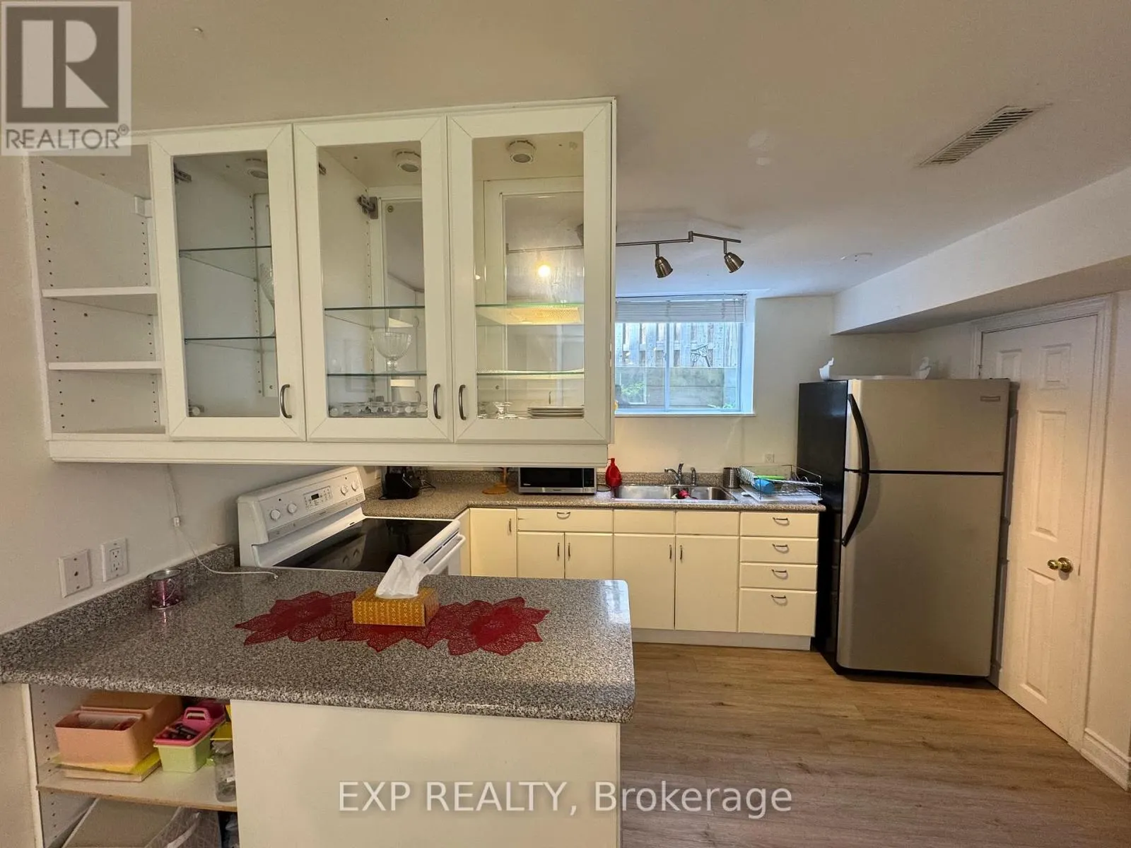 5294 RUSSELL VIEW ROAD