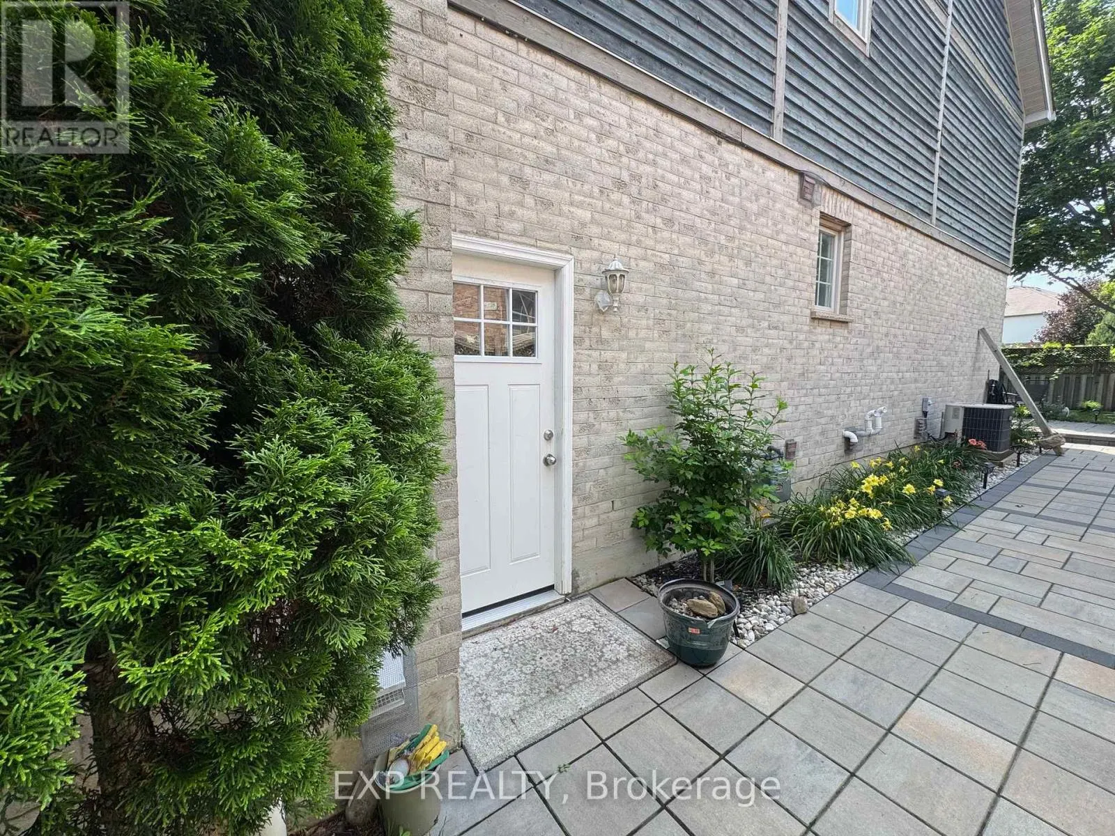 5294 RUSSELL VIEW ROAD