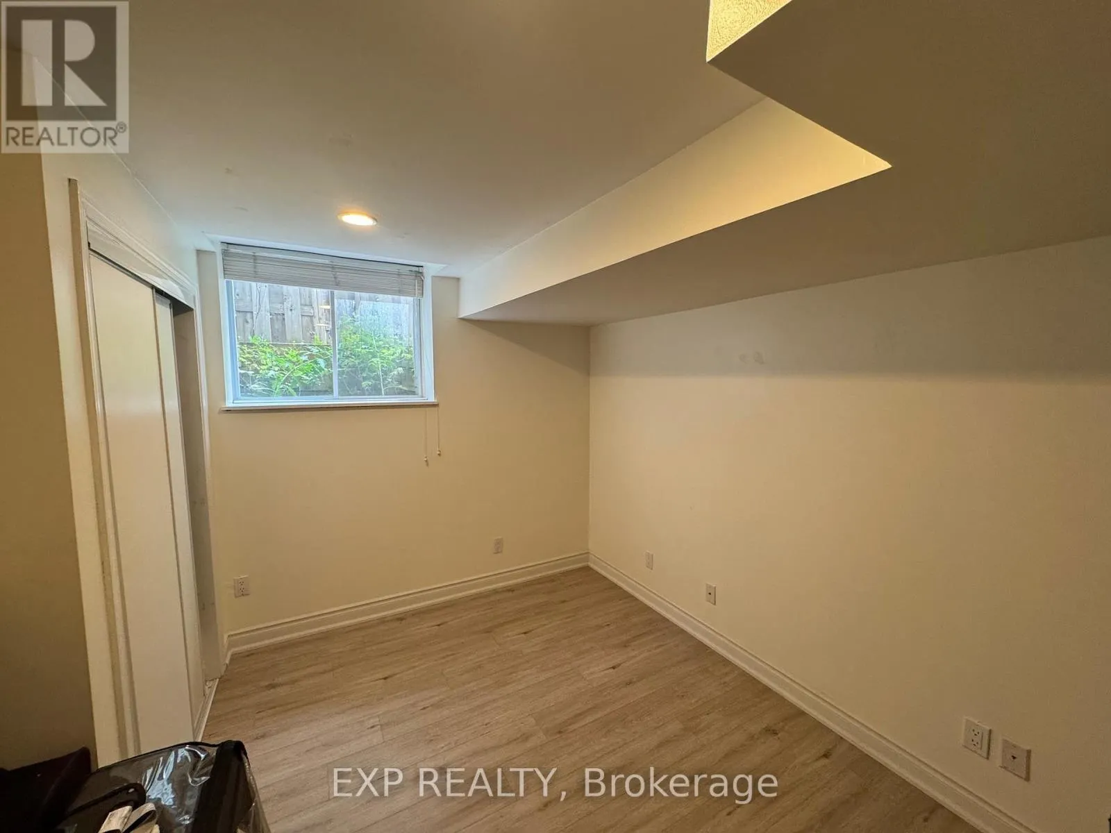 5294 RUSSELL VIEW ROAD