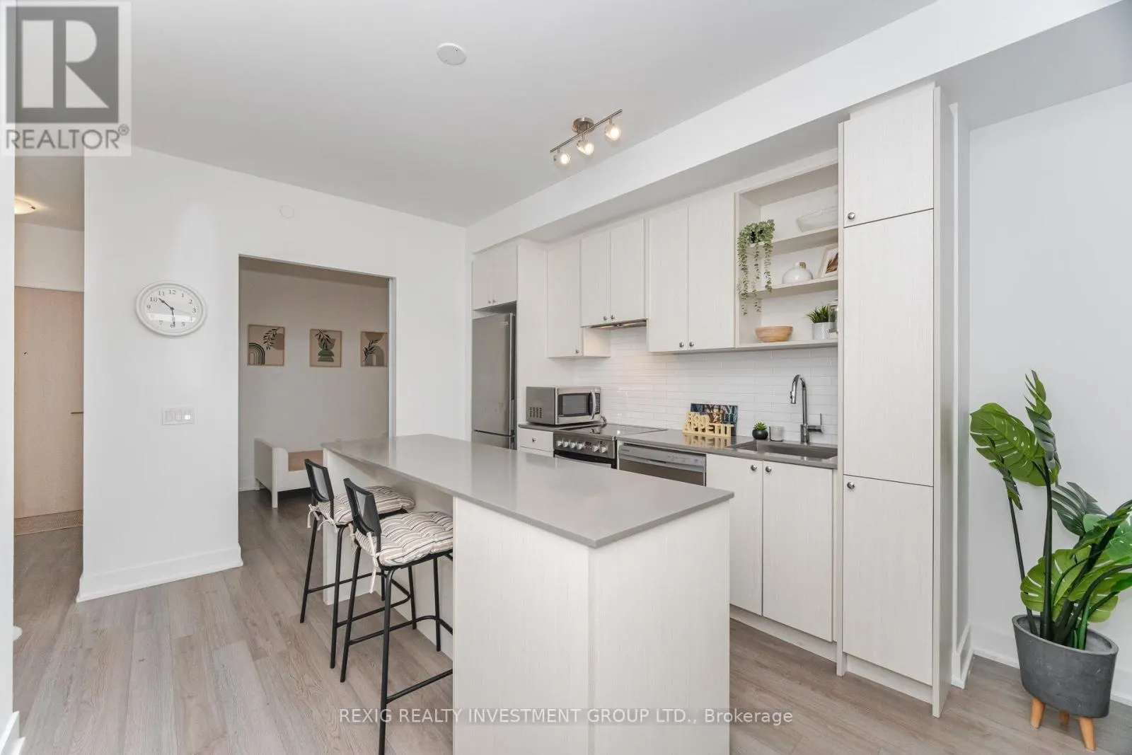 723 - 50 GEORGE BUTCHART DRIVE