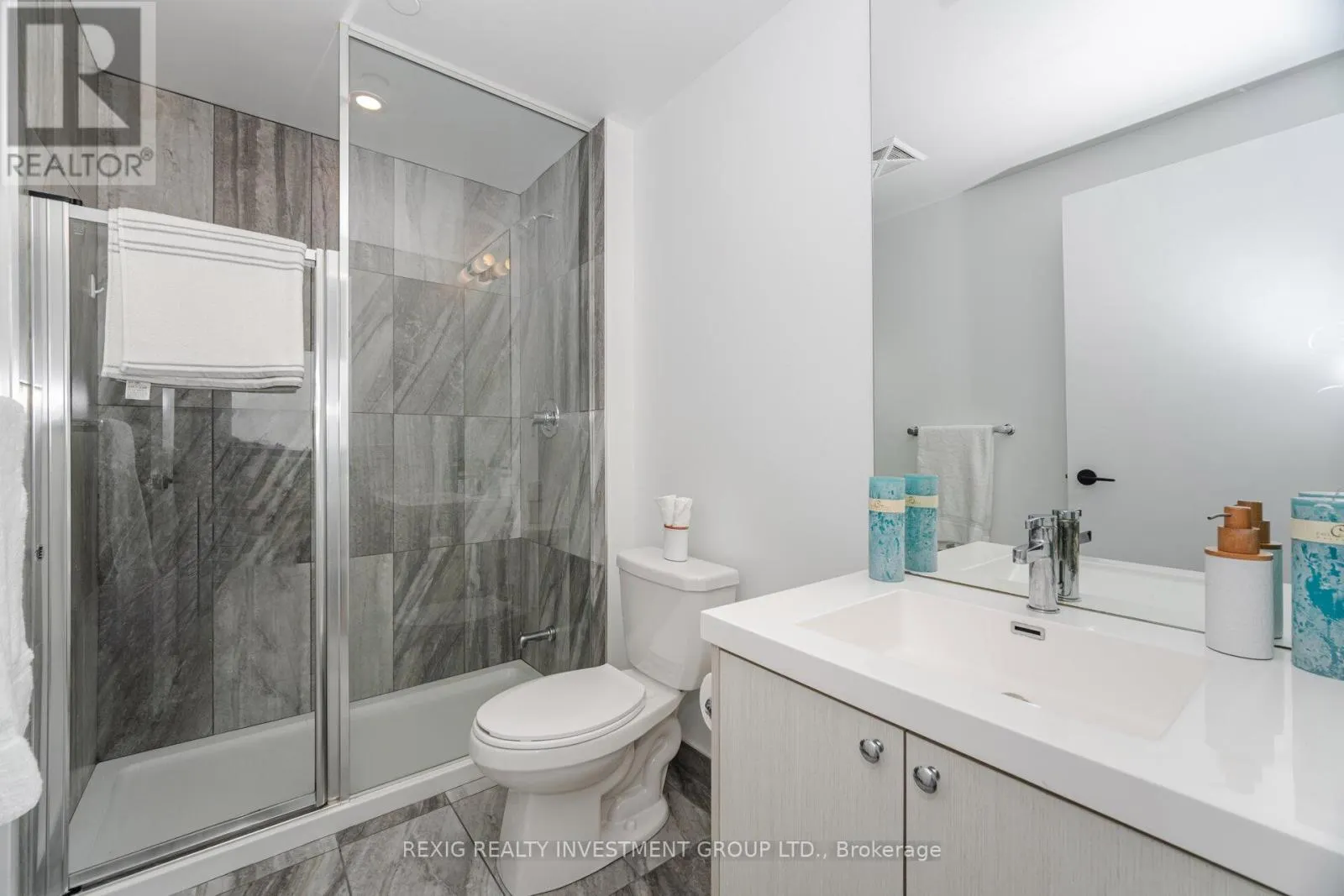 723 - 50 GEORGE BUTCHART DRIVE