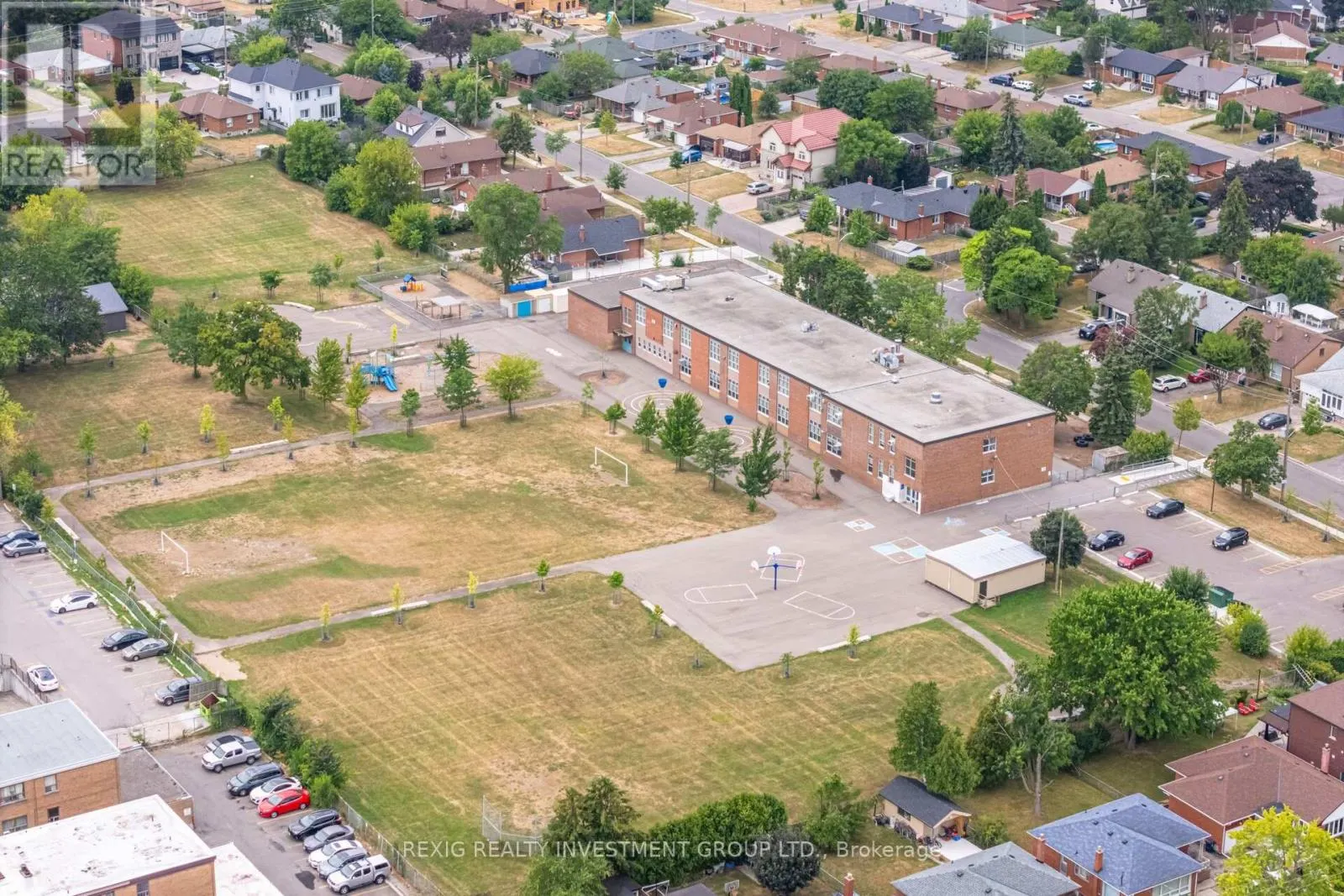 723 - 50 GEORGE BUTCHART DRIVE