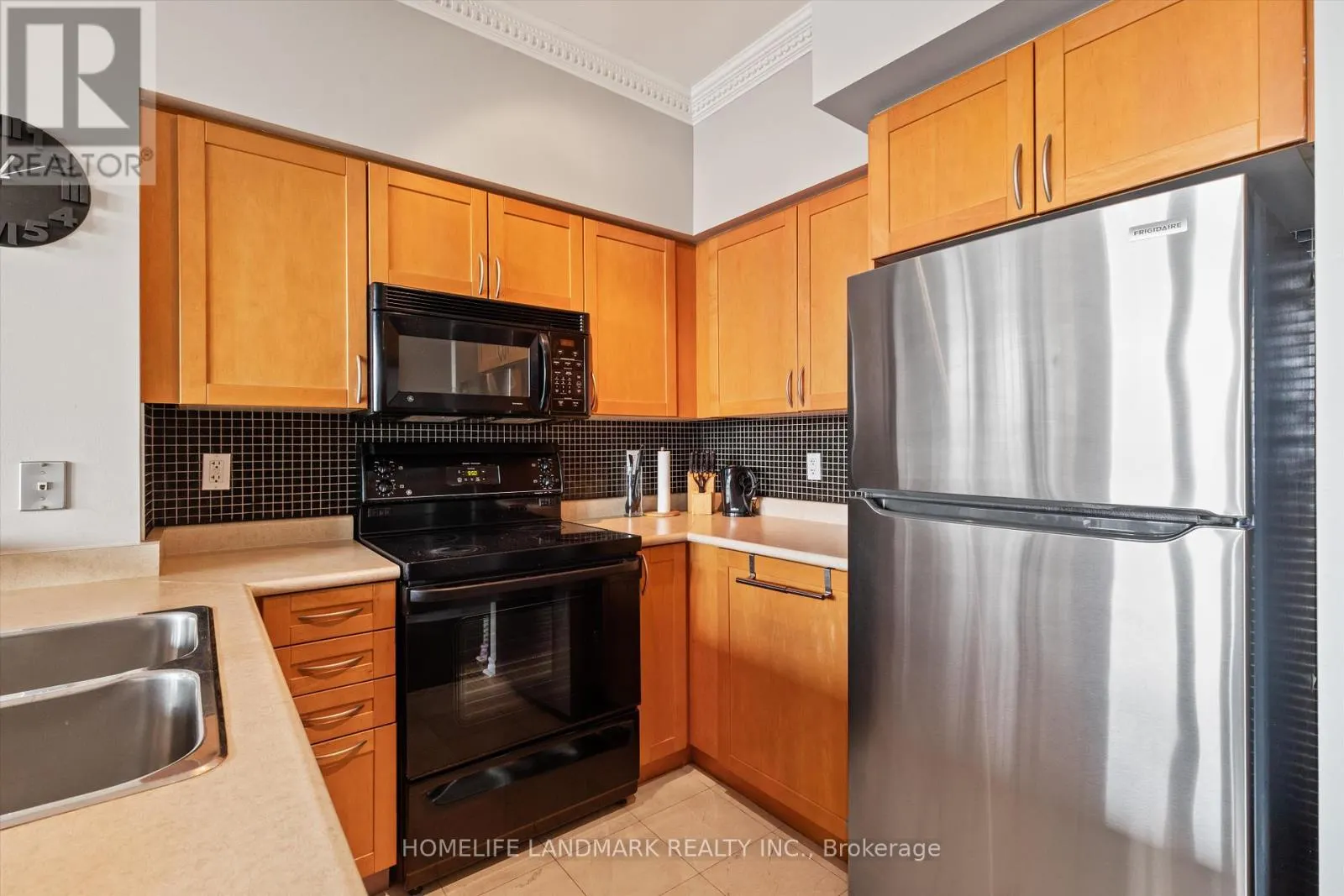 3110 - 3939 DUKE OF YORK BOULEVARD