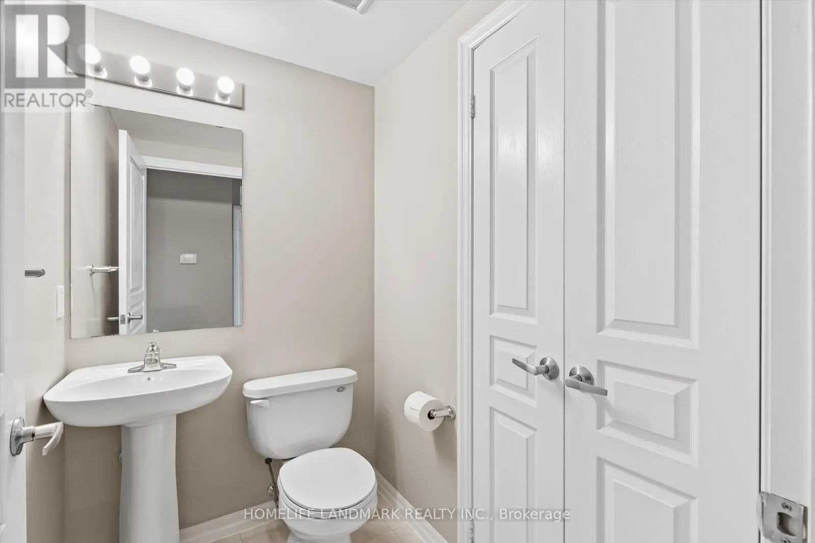 3110 - 3939 DUKE OF YORK BOULEVARD