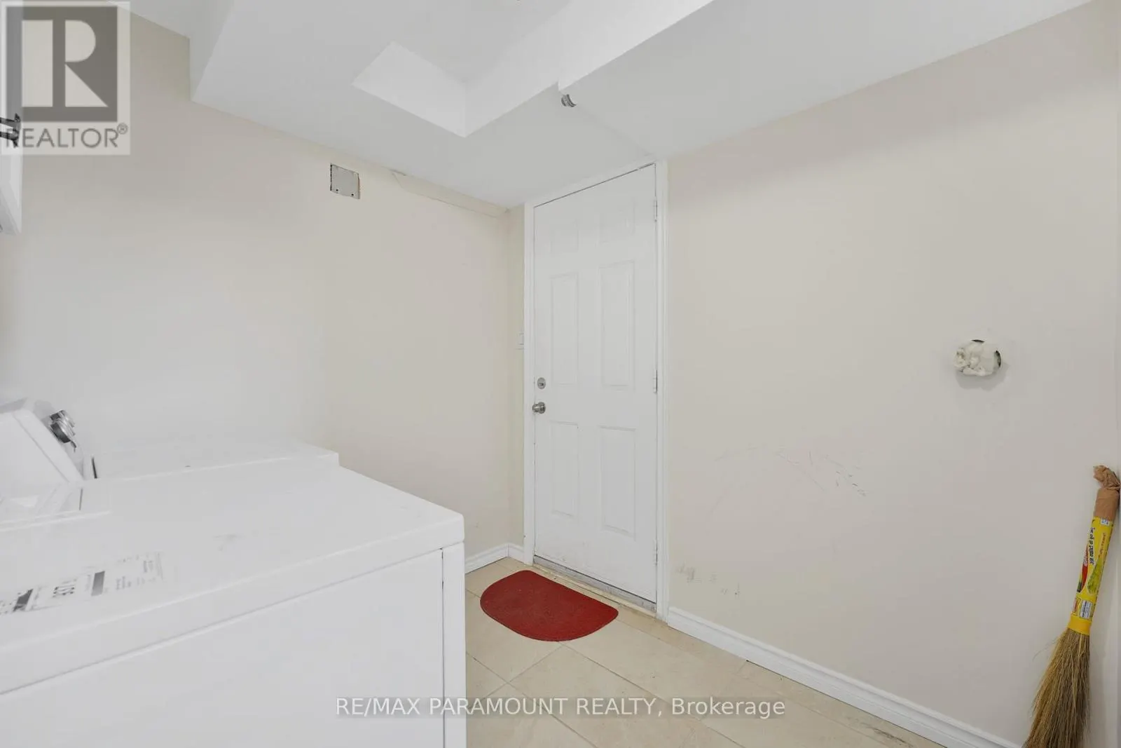 4 SUMMERDALE CRESCENT
