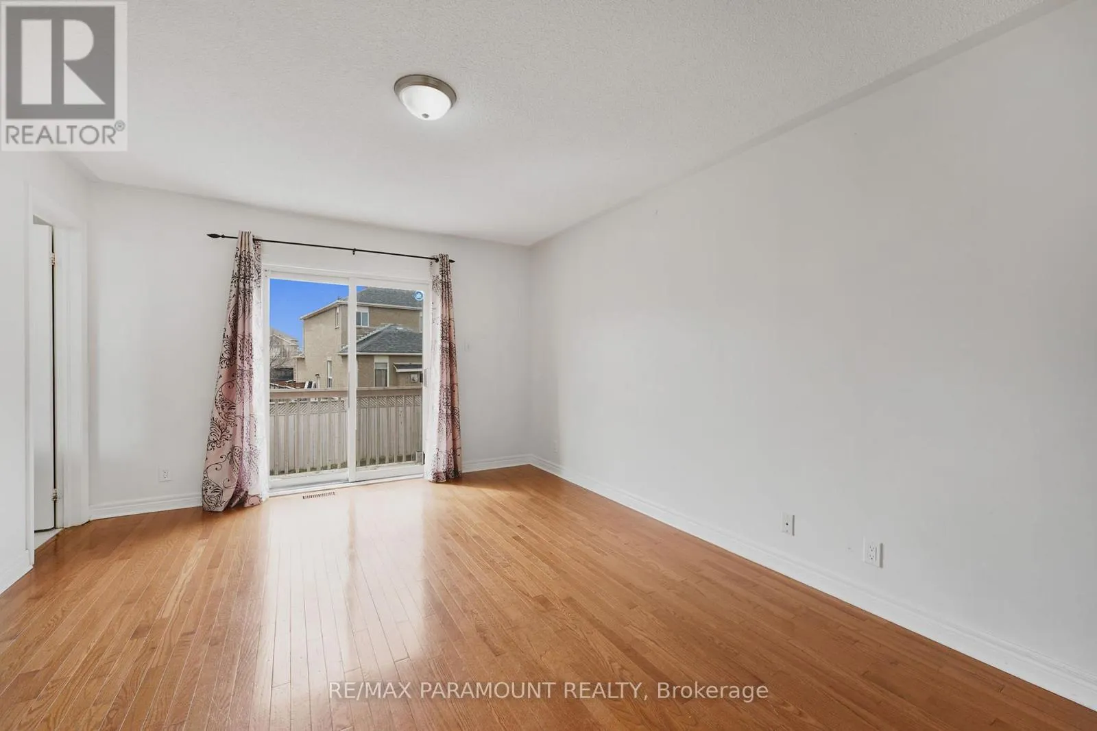 4 SUMMERDALE CRESCENT