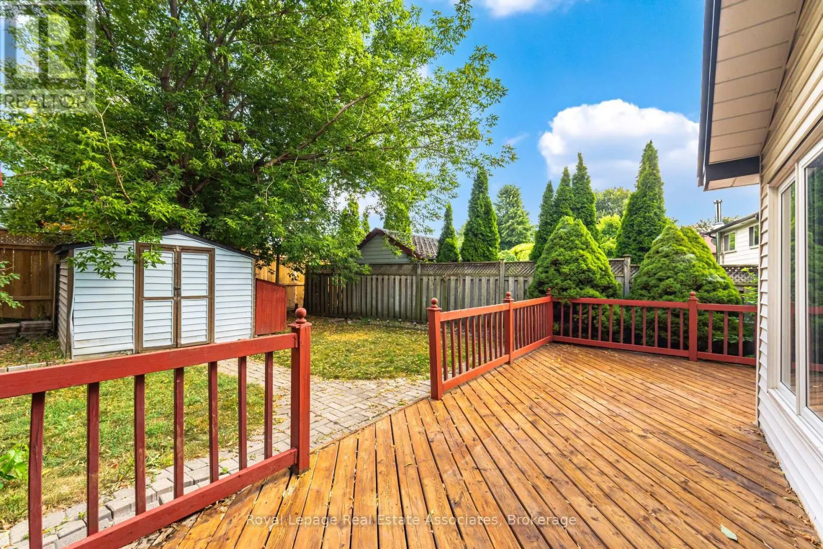 12 GULLIVER CRESCENT
