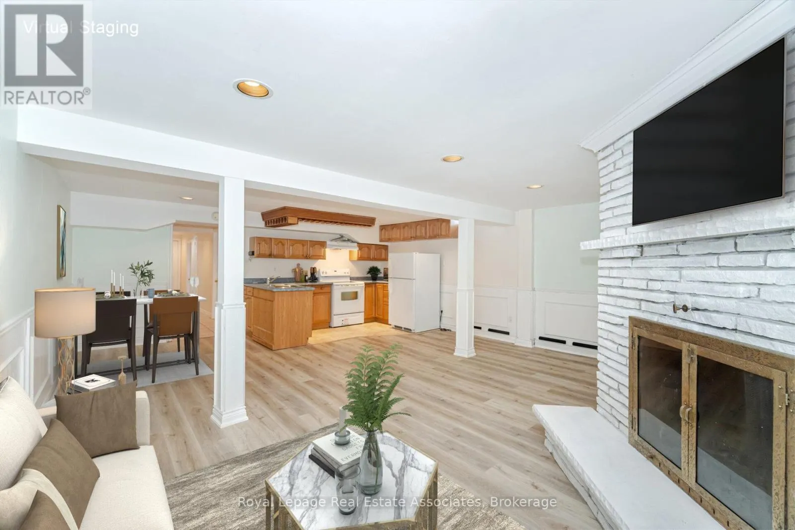 12 GULLIVER CRESCENT