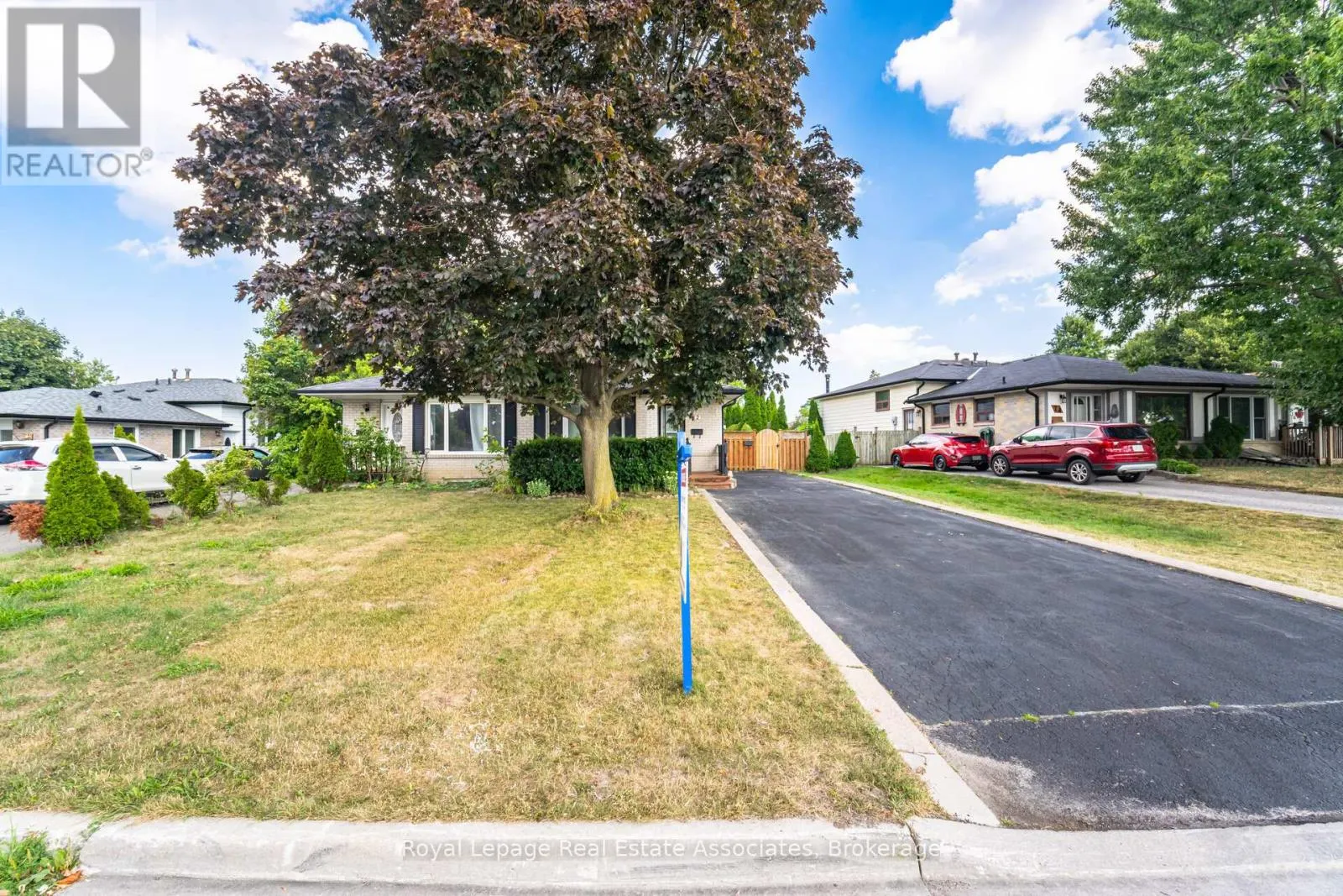 12 GULLIVER CRESCENT