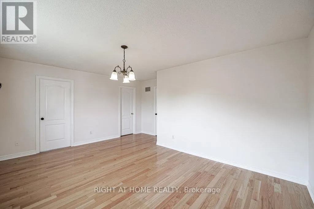 176 COOKE CRESCENT