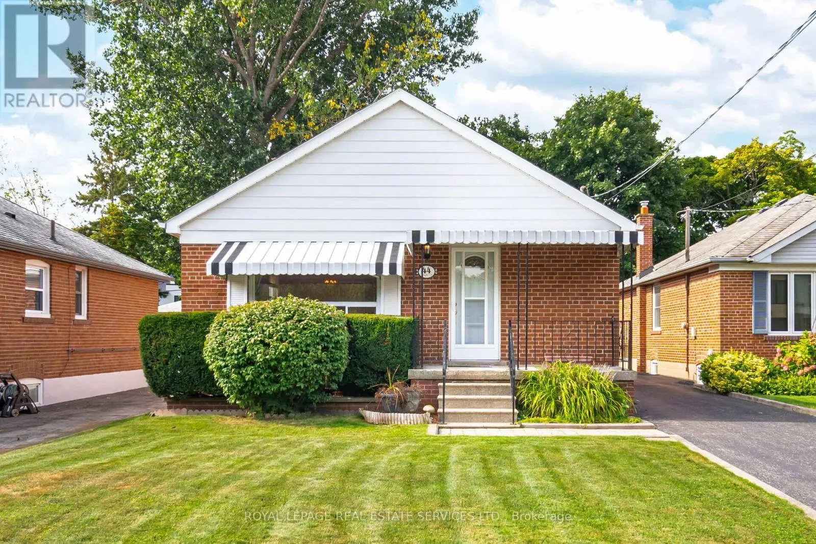 44 MAPLE AVENUE N