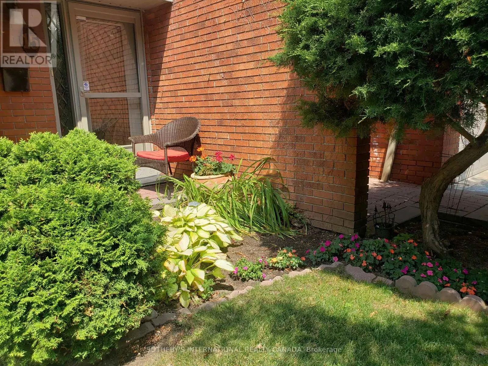 15 - 1855 MAPLE RIDGE DRIVE