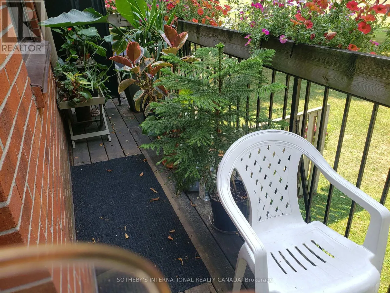 15 - 1855 MAPLE RIDGE DRIVE