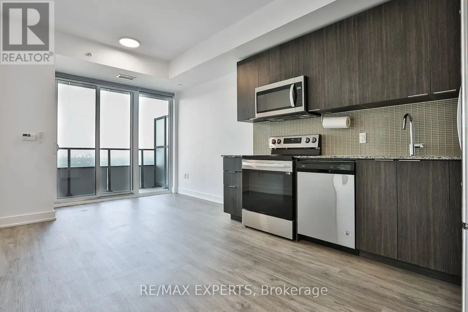 3703 - 20 SHORE BREEZE DRIVE