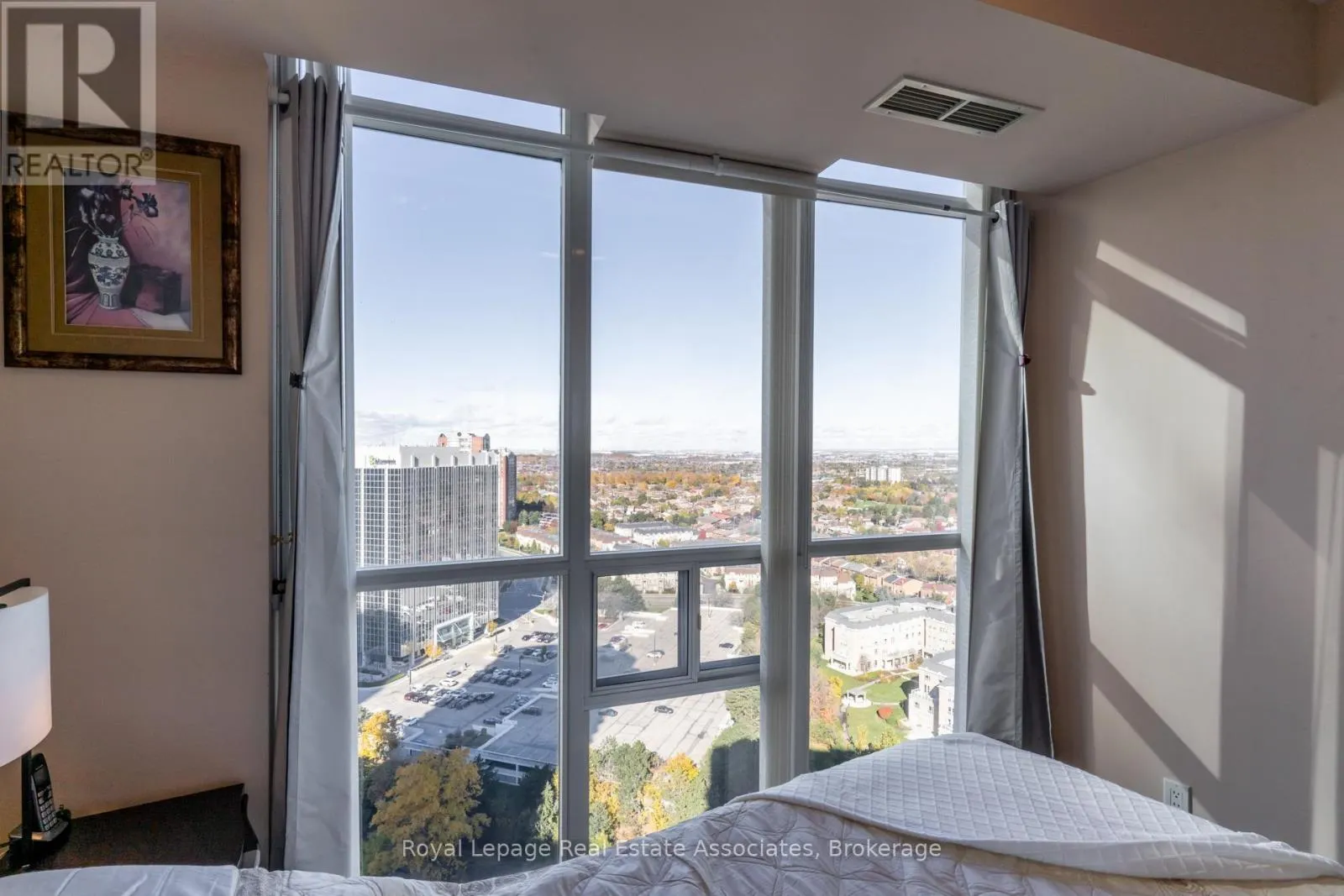 2410 - 90 ABSOLUTE AVENUE