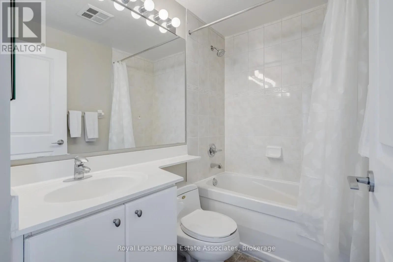 2410 - 90 ABSOLUTE AVENUE