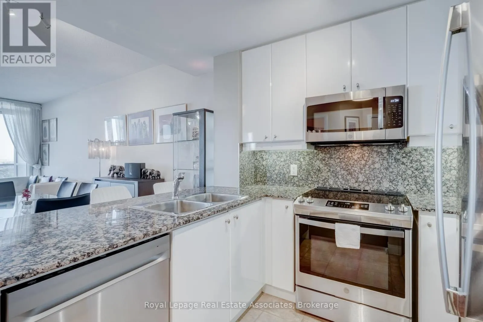 2410 - 90 ABSOLUTE AVENUE