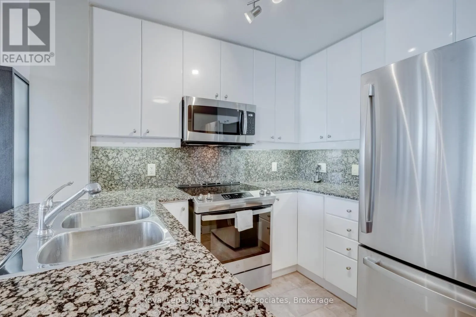 2410 - 90 ABSOLUTE AVENUE