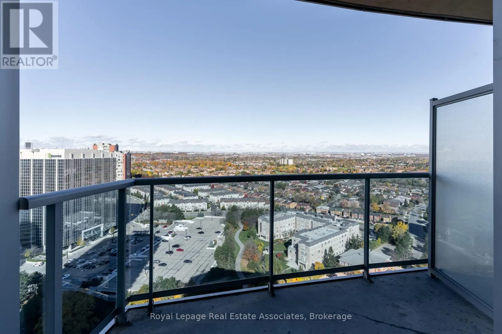 2410 - 90 ABSOLUTE AVENUE