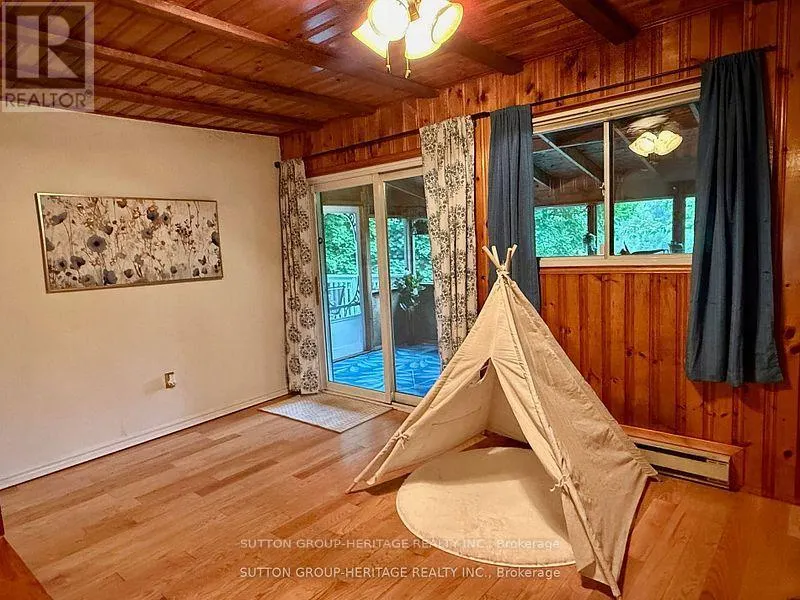 2766 HIGHPOINT SIDE ROAD